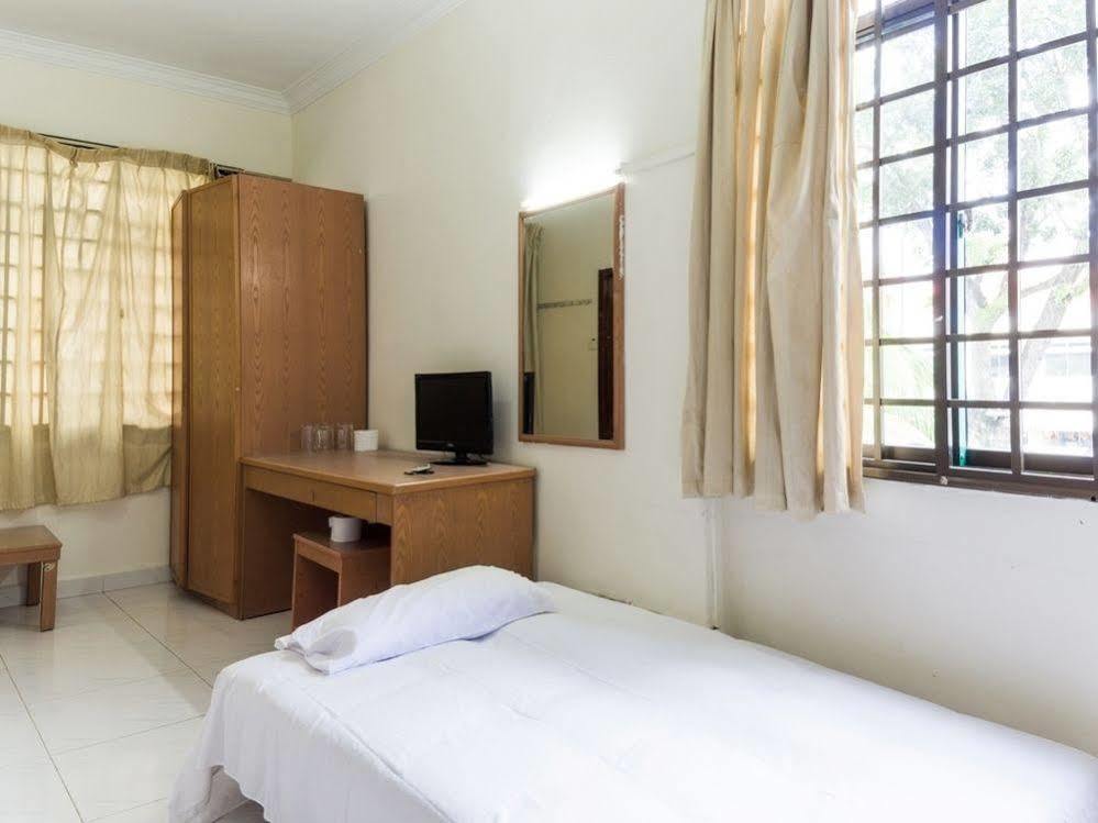 Reddoorz Near Aljunied Mrt Singapore Bagian luar foto